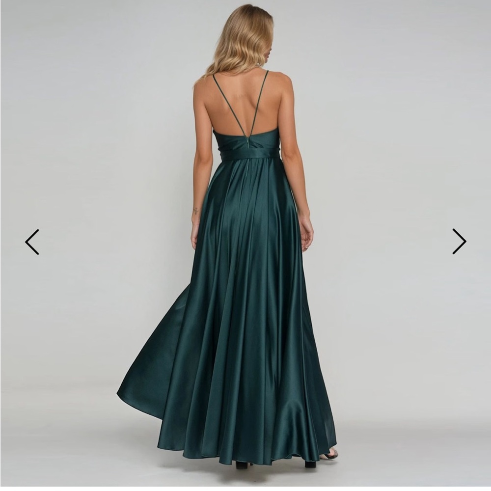 NWT wolf & badger Angelika Jozefczyk long satin emerald evening gown - Picture 3 of 7